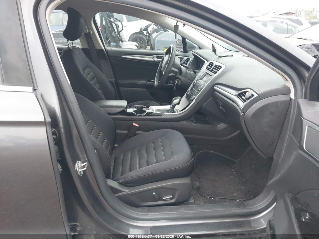 2015 Ford Fusion SE photo 5