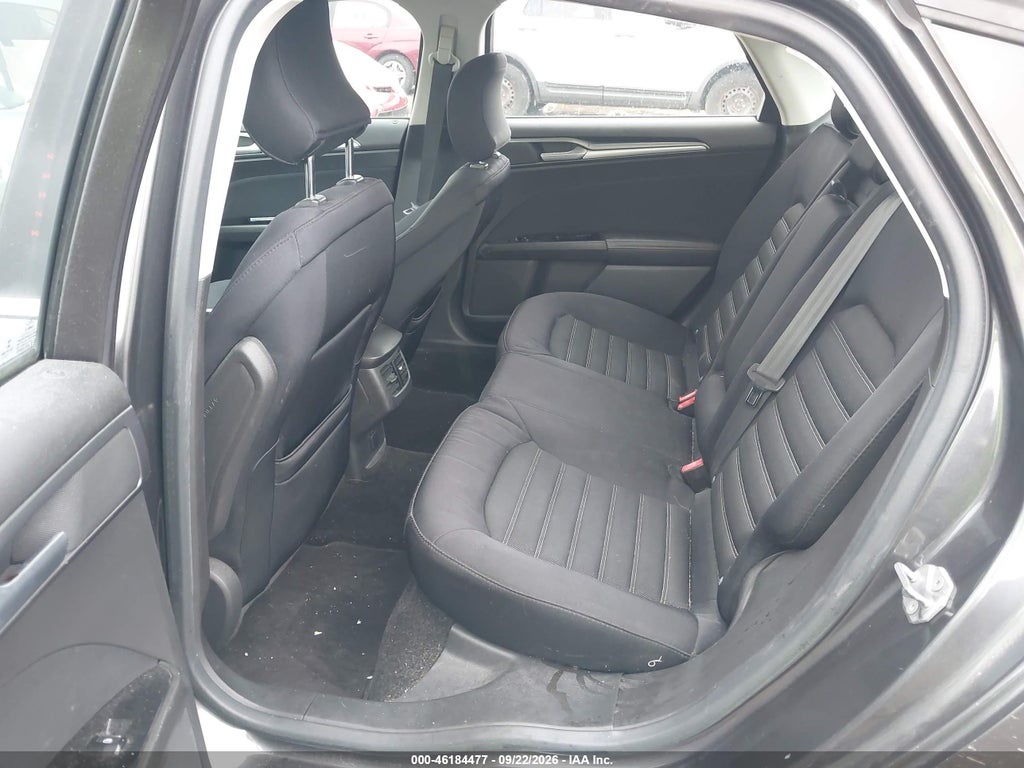 2015 Ford Fusion SE photo 8
