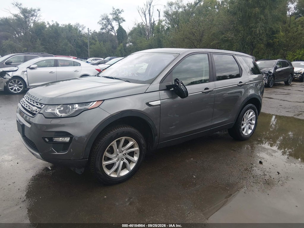 2017 Land Rover Discovery Sport HSE photo 2