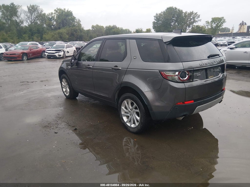 2017 Land Rover Discovery Sport HSE photo 3