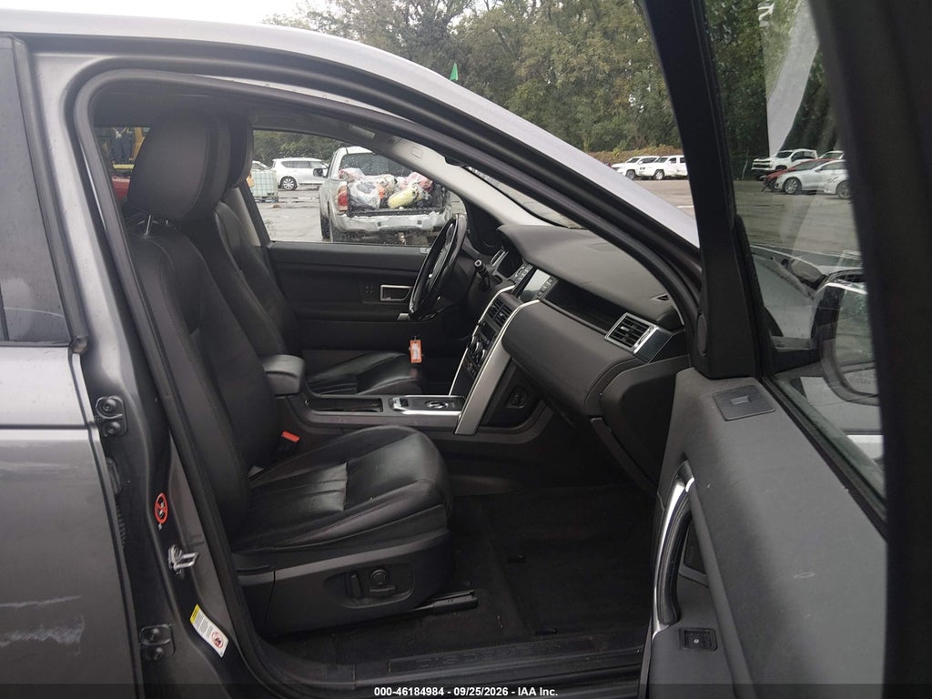 2017 Land Rover Discovery Sport HSE photo 5