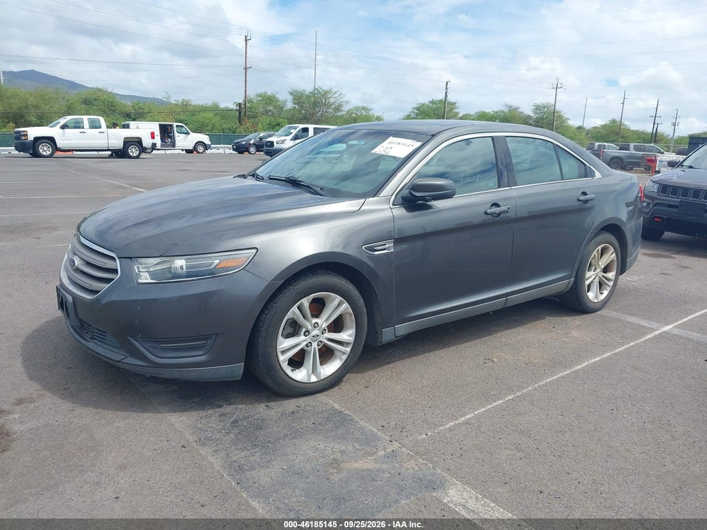 2016 Ford Taurus SEL photo 2