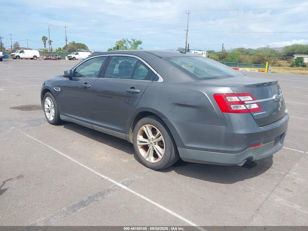 2016 Ford Taurus SEL photo 3