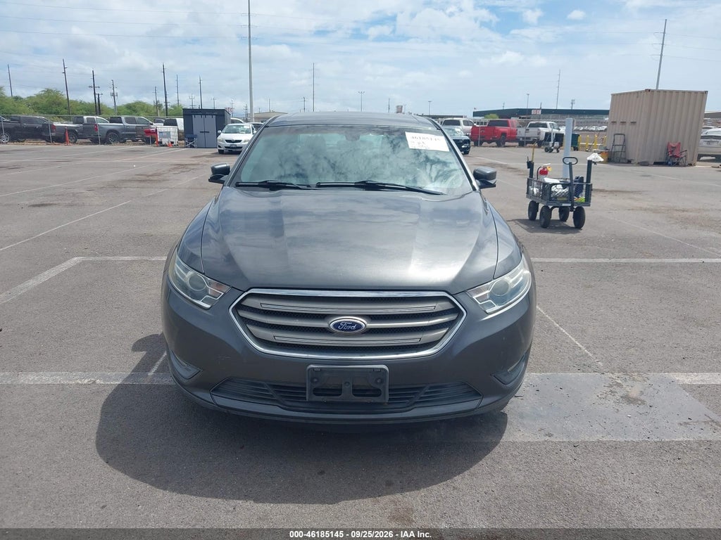 2016 Ford Taurus SEL photo 6