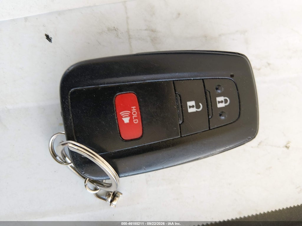 2016 Toyota Prius Three photo 11