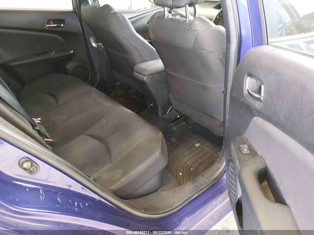 2016 Toyota Prius Three photo 8
