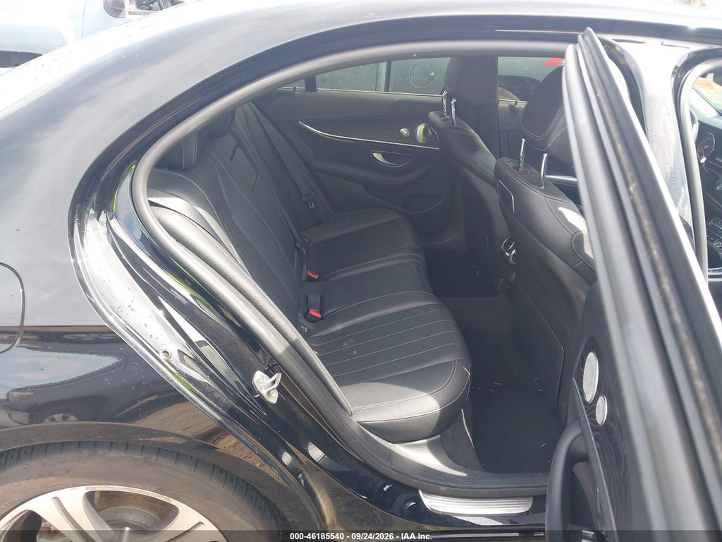 2018 Mercedes-Benz E 300 4MATIC photo 8