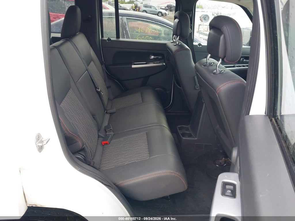 2012 Jeep Liberty Sport photo 8