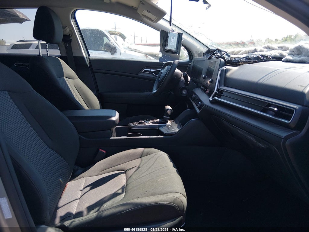 2025 Kia Sportage LX photo 5