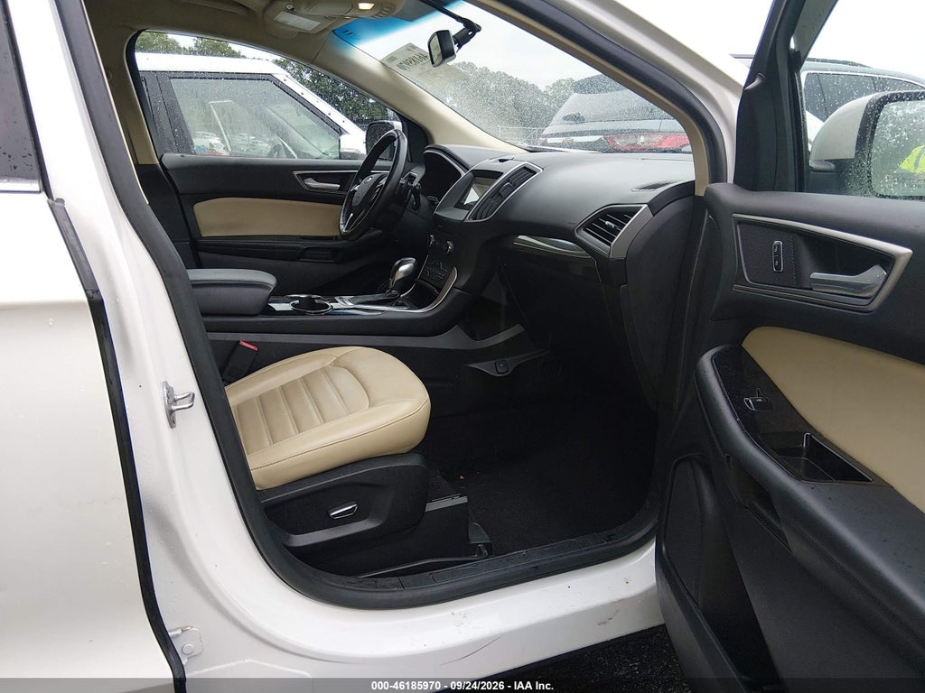 2017 Ford Edge SEL photo 5