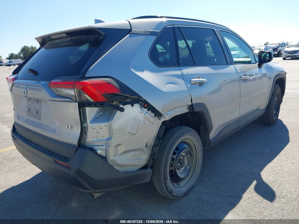 2020 Toyota RAV4 LE photo 4