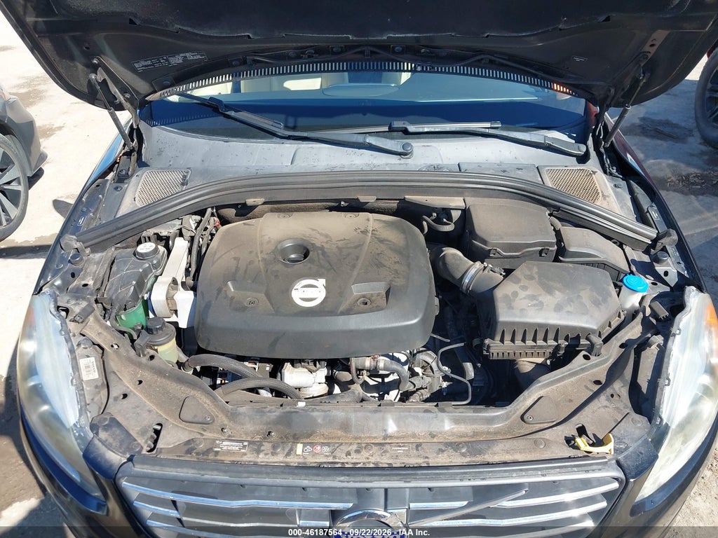 2015 Volvo XC60 T5 Platinum photo 10