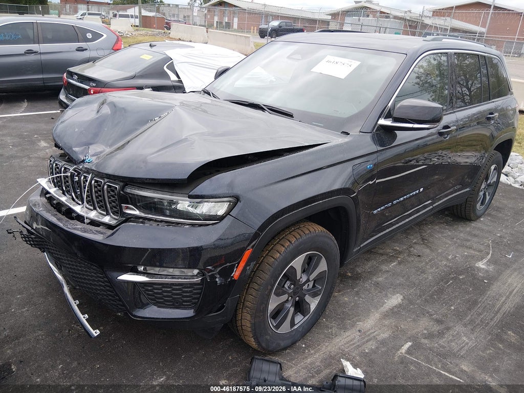 2022 Jeep Grand Cherokee 4XE Limited 4X4 photo 2