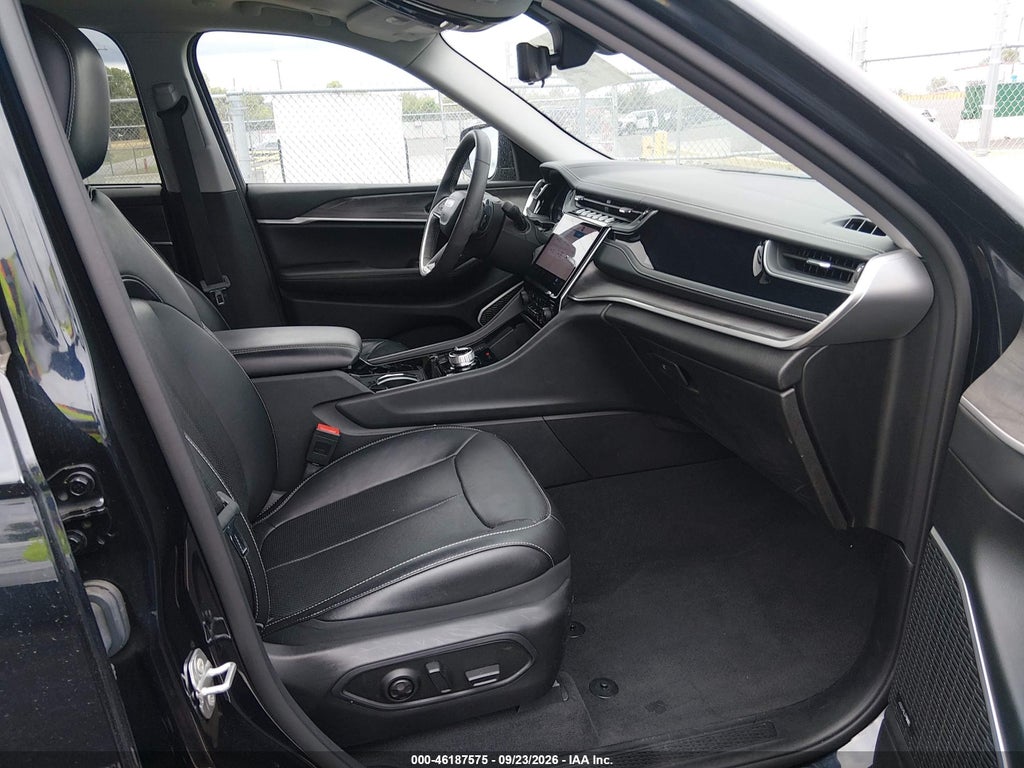 2022 Jeep Grand Cherokee 4XE Limited 4X4 photo 5