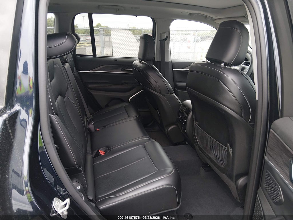 2022 Jeep Grand Cherokee 4XE Limited 4X4 photo 8
