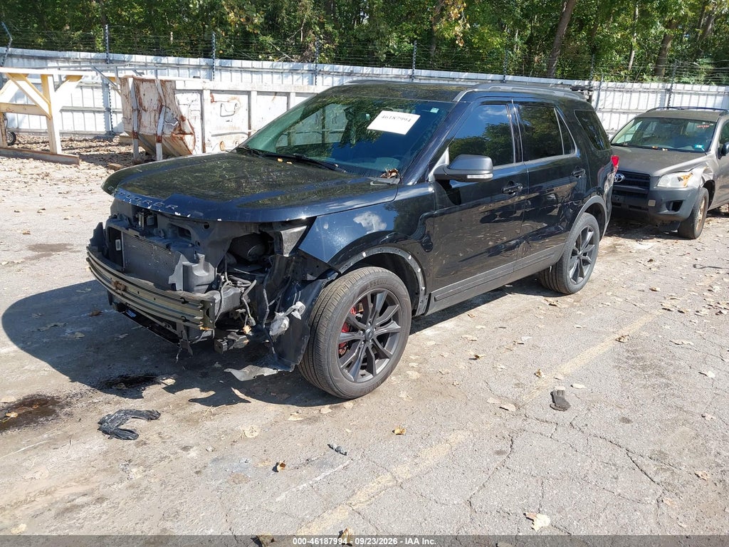 2018 Ford Explorer XLT photo 2