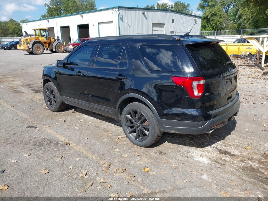 2018 Ford Explorer XLT photo 3