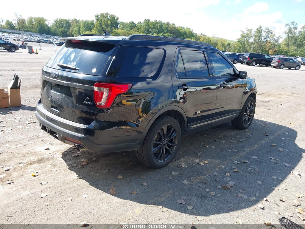 2018 Ford Explorer XLT photo 4