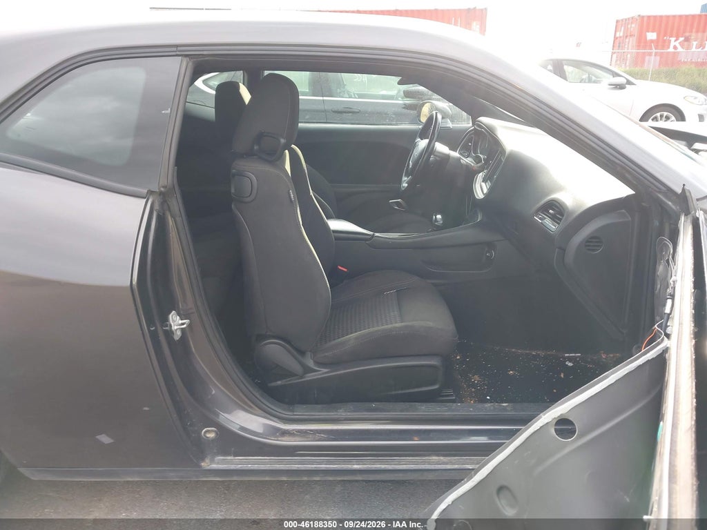 2019 Dodge Challenger SXT photo 5