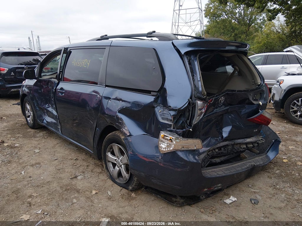 2013 Toyota Sienna LE V6 8 Passenger photo 3