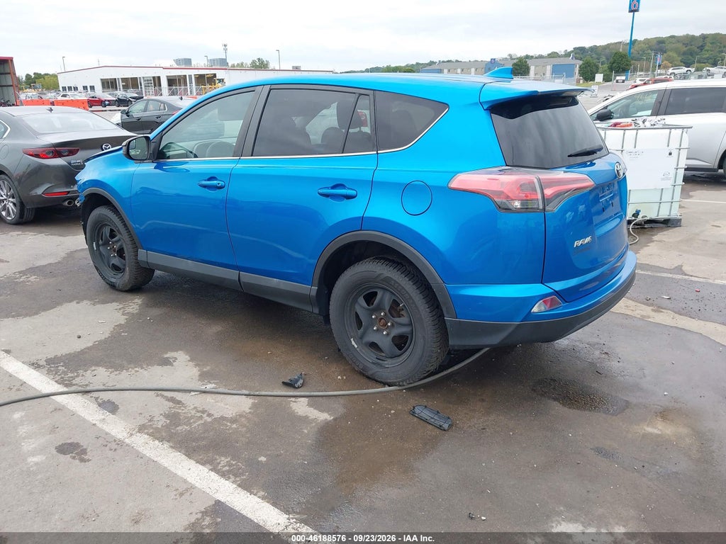 2018 Toyota RAV4 LE photo 3