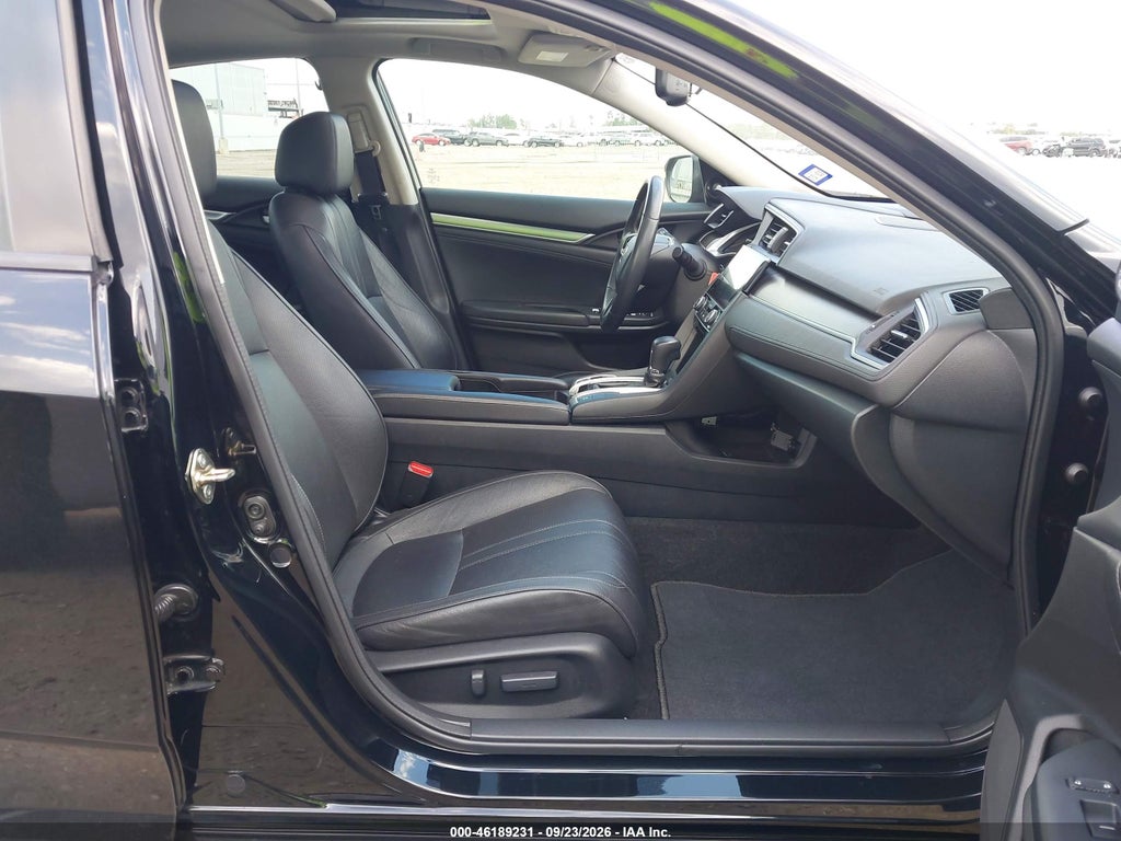2016 Honda Civic Touring photo 5