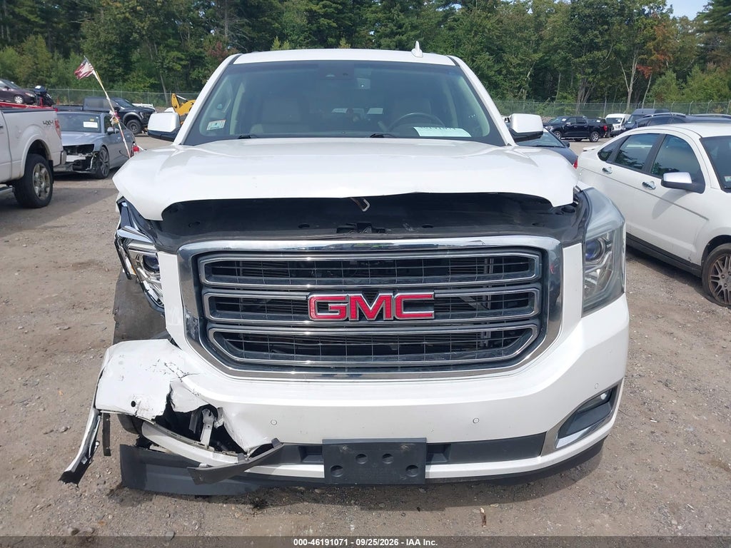 2016 GMC Yukon SLT photo 6