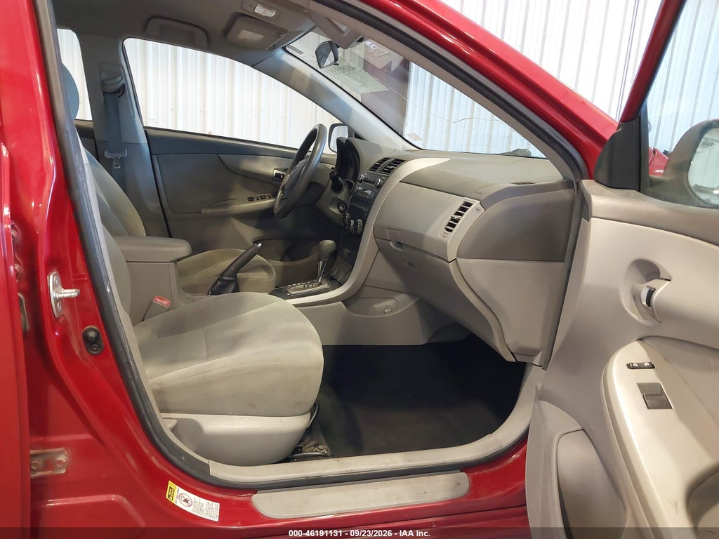 2010 Toyota Corolla LE photo 5