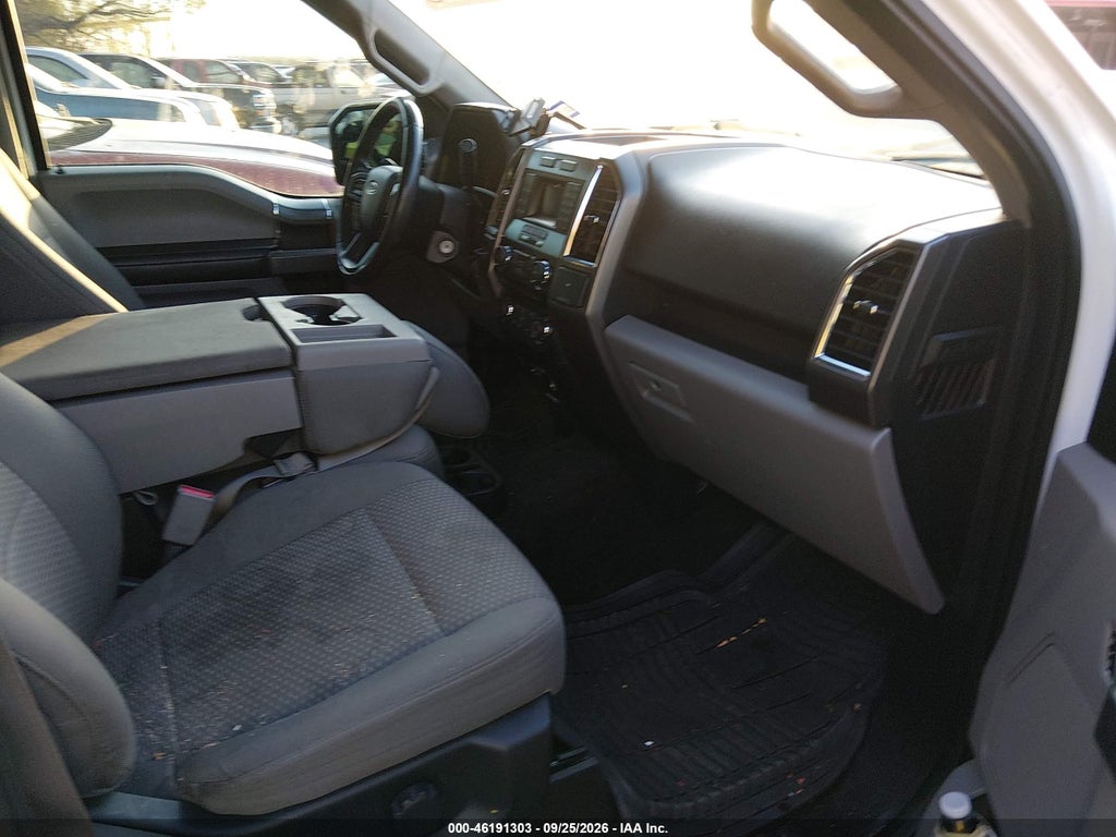 2015 Ford F-150 XLT photo 5