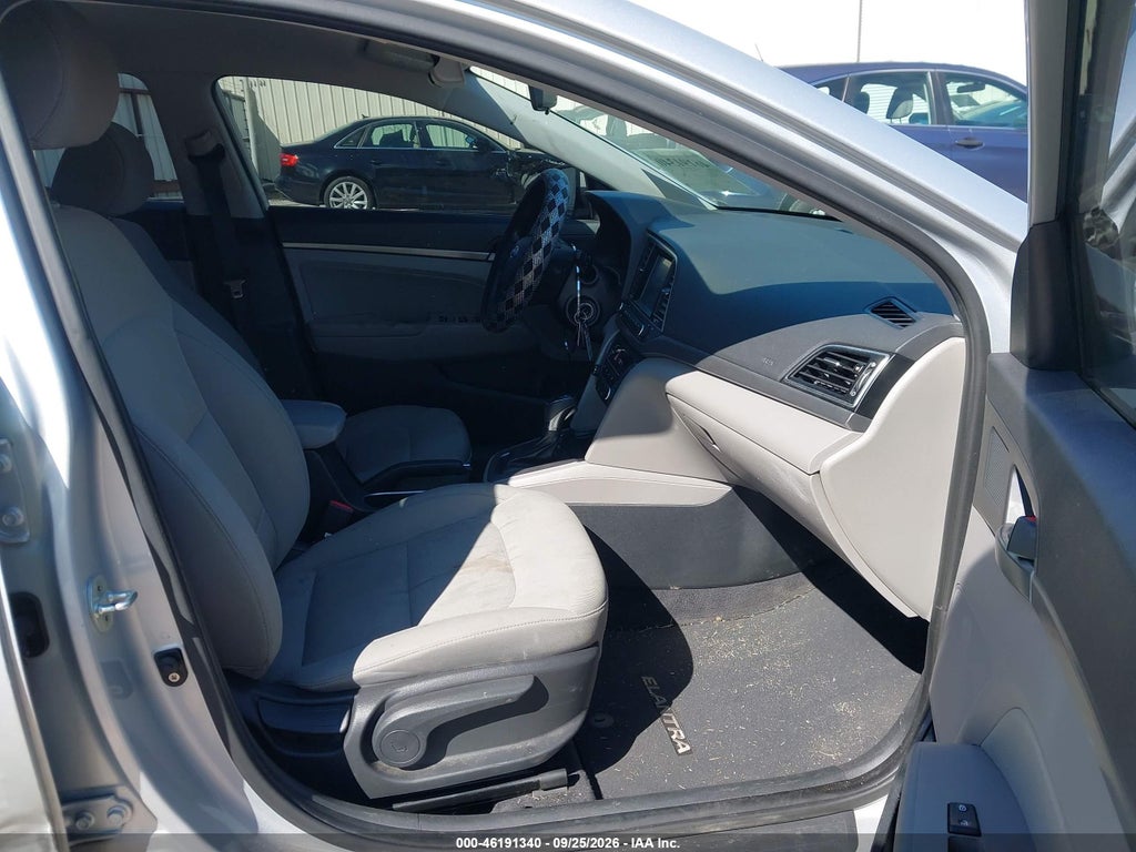 2017 Hyundai Elantra SE photo 5