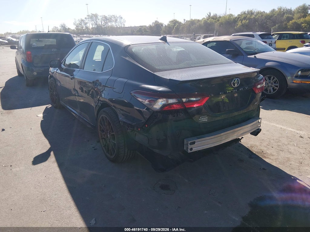 2021 Toyota Camry SE photo 3