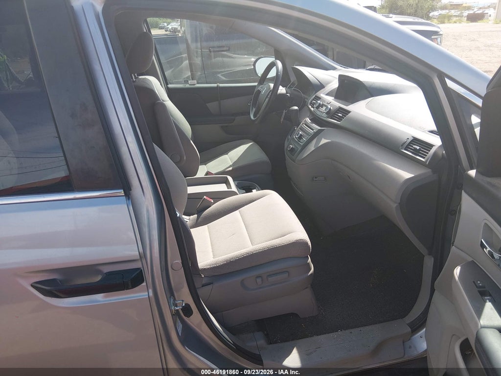 2016 Honda Odyssey LX photo 5