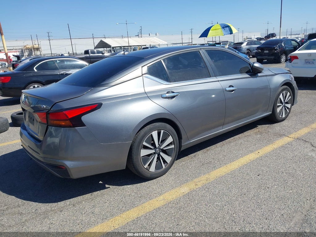 2021 Nissan Altima SV FWD photo 4