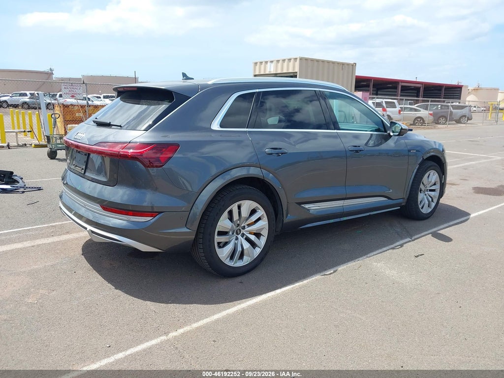 2022 Audi E-Tron S Premium Plus Quattro photo 4