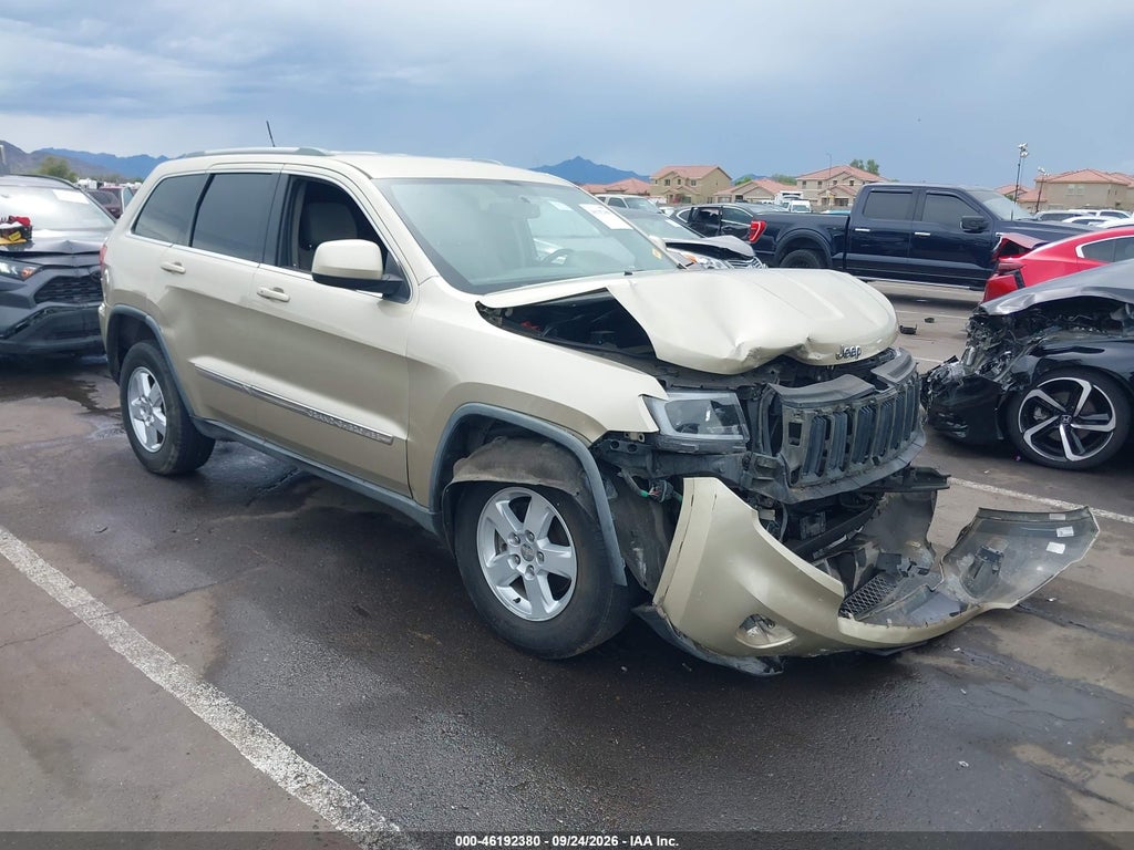 2012 Jeep Grand Cherokee Laredo photo 1