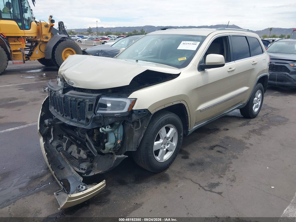 2012 Jeep Grand Cherokee Laredo photo 2