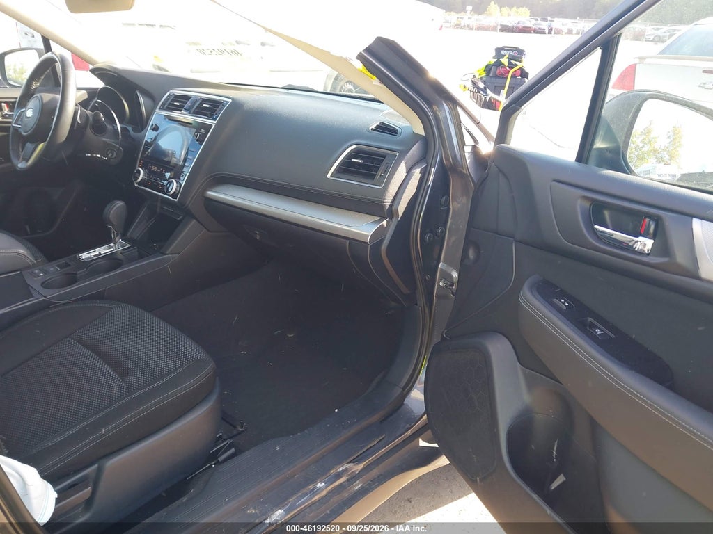 2018 Subaru Outback 2.5I Premium photo 5