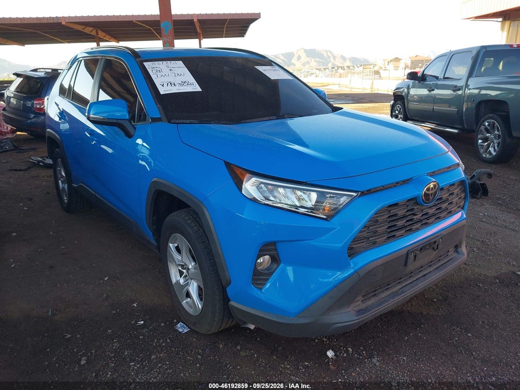 2019 Toyota RAV4 XLE photo 1