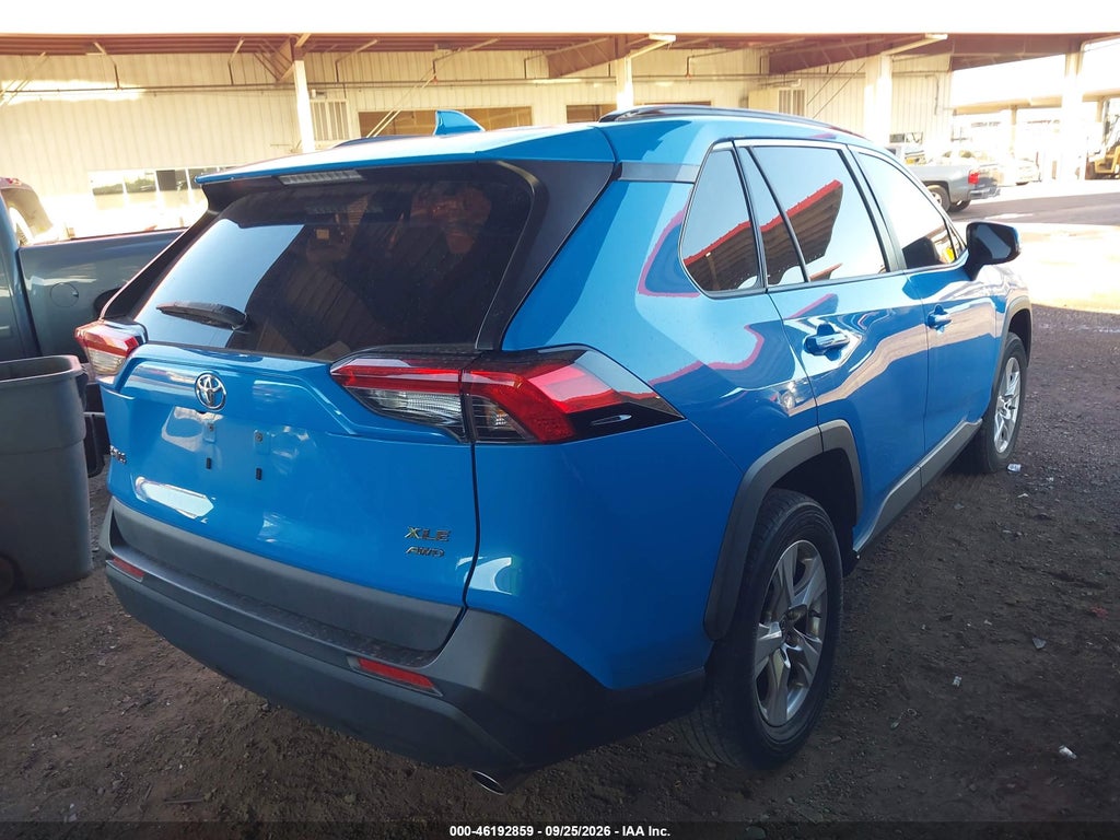 2019 Toyota RAV4 XLE photo 4