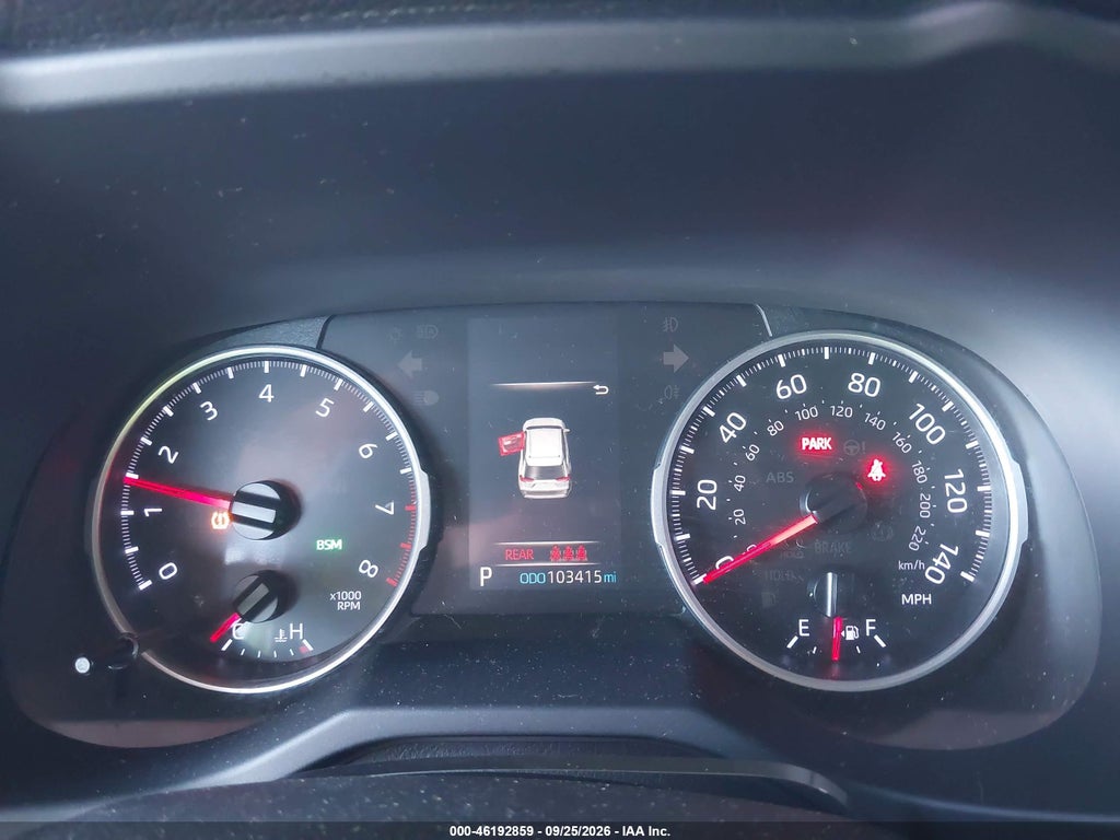 2019 Toyota RAV4 XLE photo 7