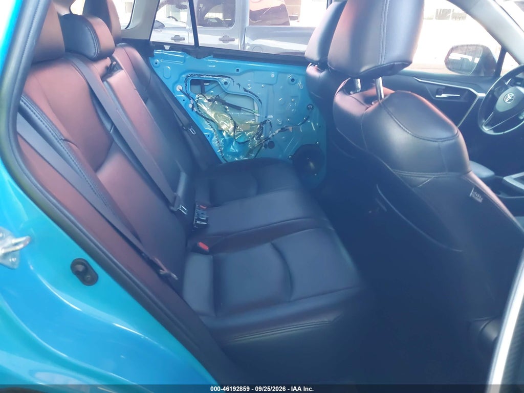 2019 Toyota RAV4 XLE photo 8