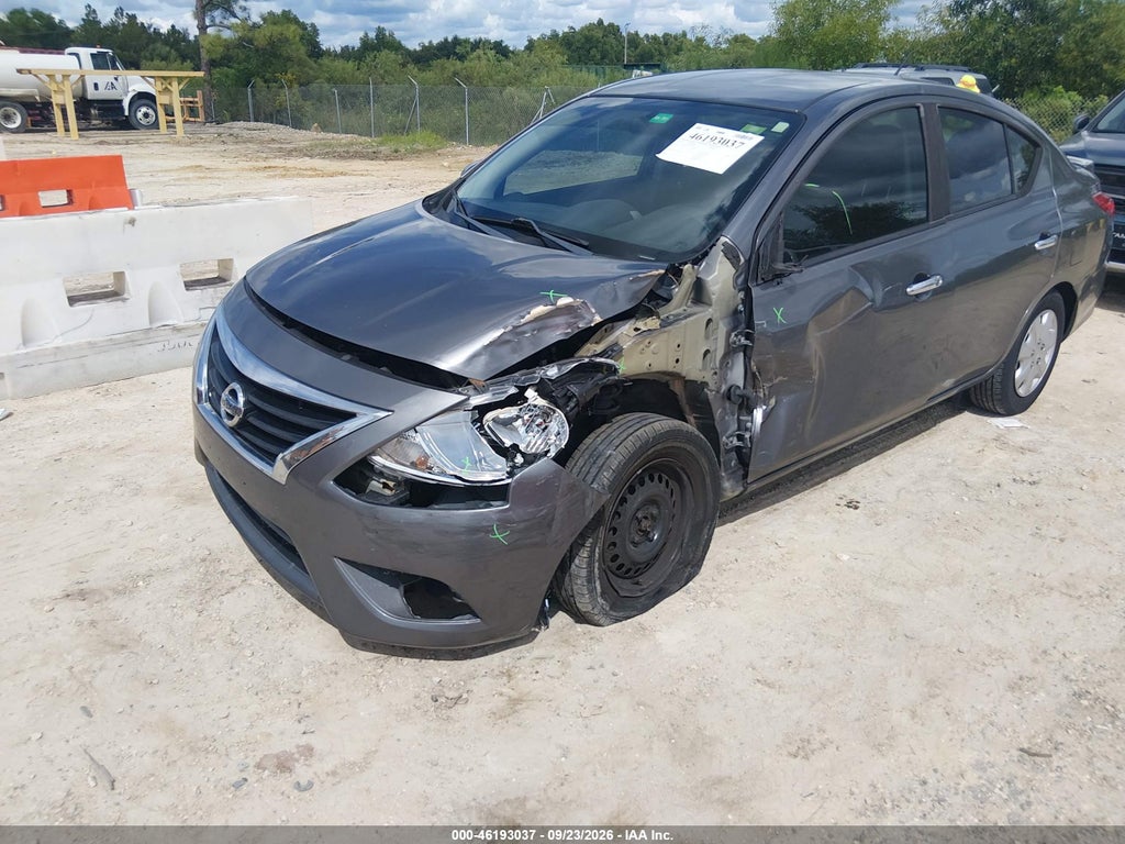 2019 Nissan Versa 1.6 SV photo 6