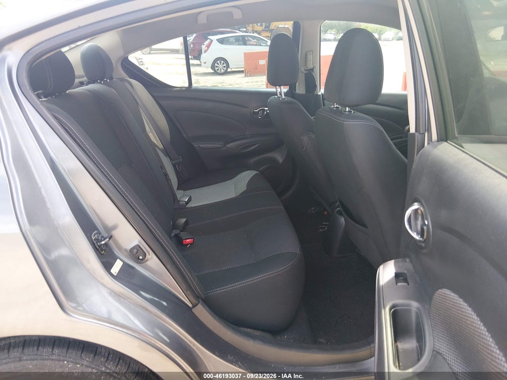 2019 Nissan Versa 1.6 SV photo 8