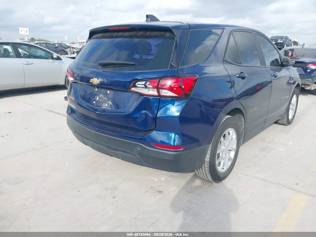 2022 Chevrolet Equinox FWD LS photo 4