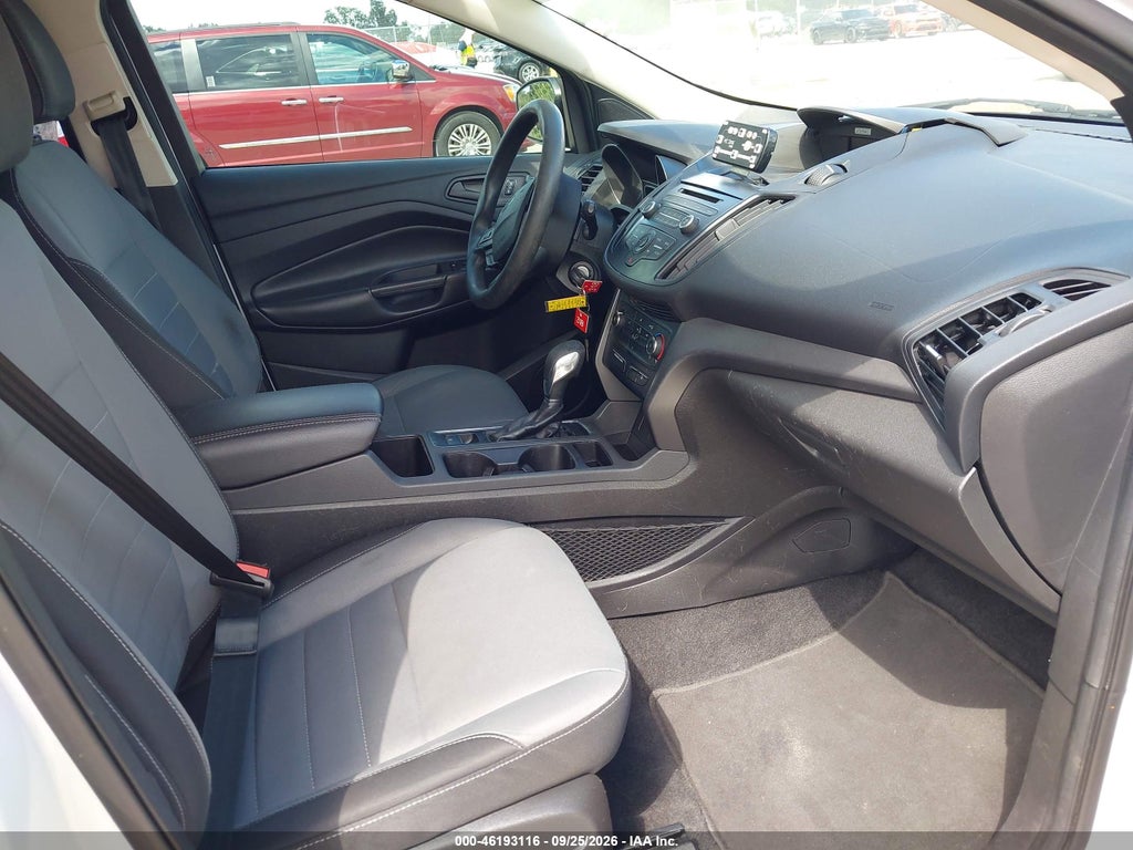 2017 Ford Escape S photo 5