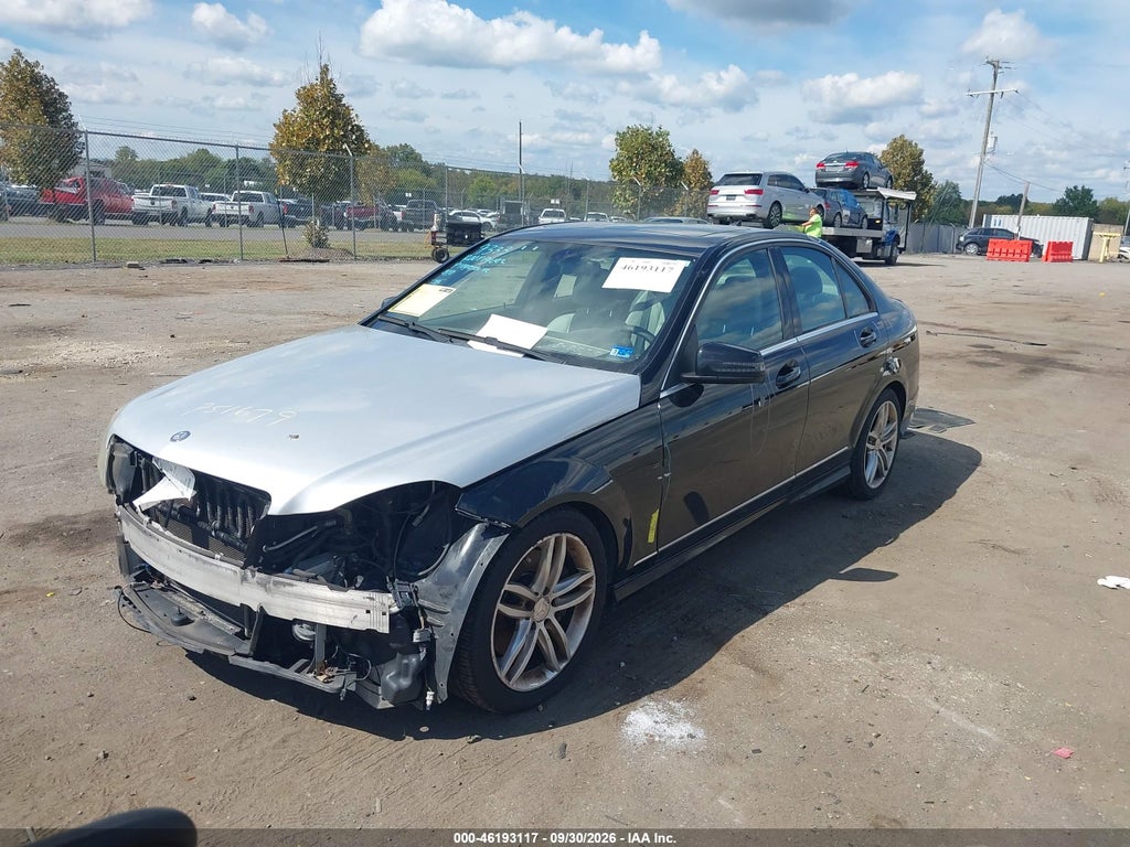 2013 Mercedes-Benz C 300 Luxury 4MATIC/Sport 4MATIC photo 2