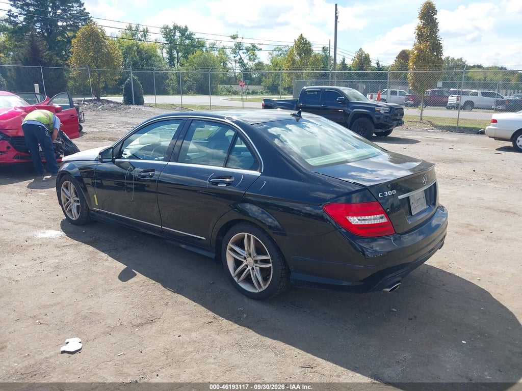 2013 Mercedes-Benz C 300 Luxury 4MATIC/Sport 4MATIC photo 3