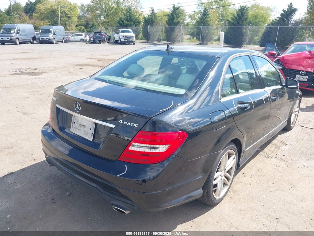 2013 Mercedes-Benz C 300 Luxury 4MATIC/Sport 4MATIC photo 4