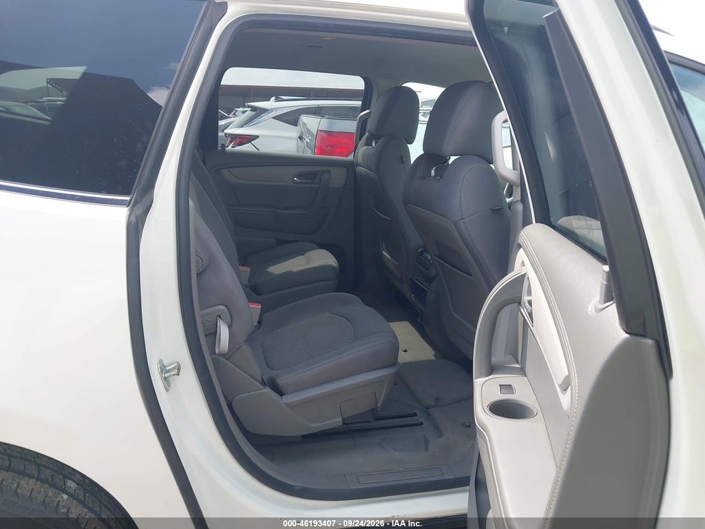 2015 Chevrolet Traverse 2LT photo 8
