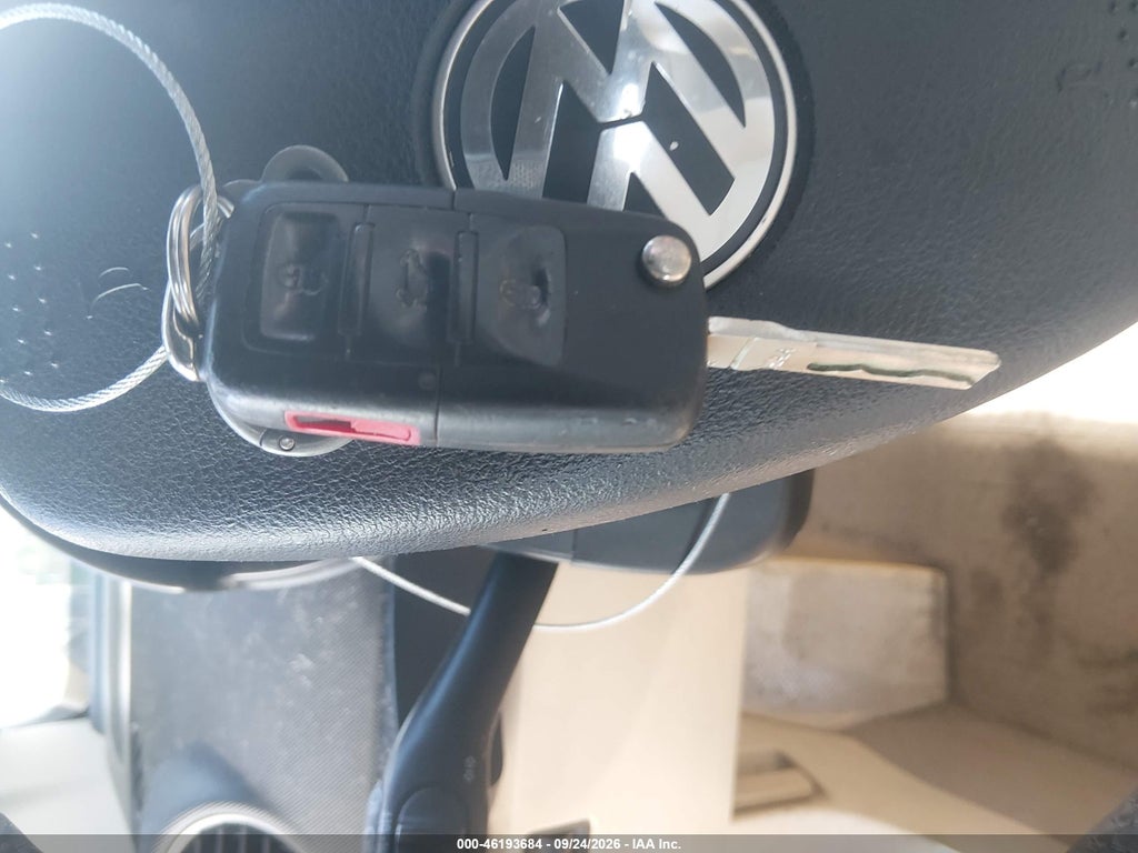 2009 Volkswagen New Beetle 2.5L photo 11